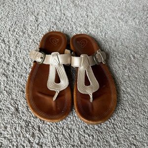 OluKai Lanakia Sandals Gold size 9